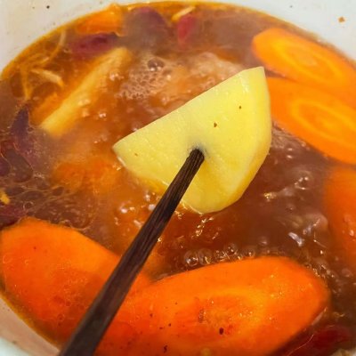 小白菜土豆汤的做法（零失败的超暖胃的蔬菜炖锅）