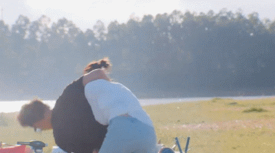 这也算甜甜的恋爱？三角恋男女嘉宾粉丝吵架？女嘉宾被批没教养？