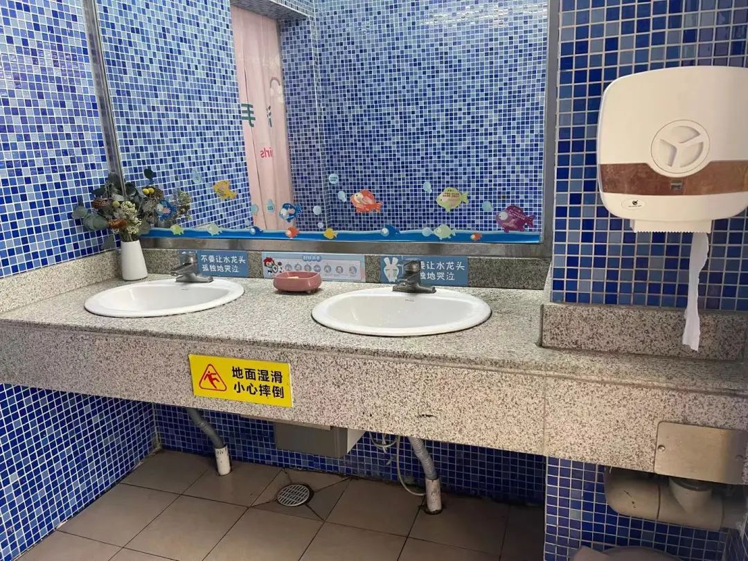 好冷？太暖！成都多所学校紧急加装热水器