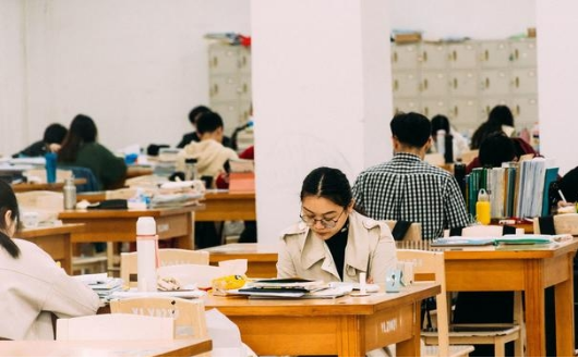 学校啪啪啪（南大一博士生被学校开除学籍）