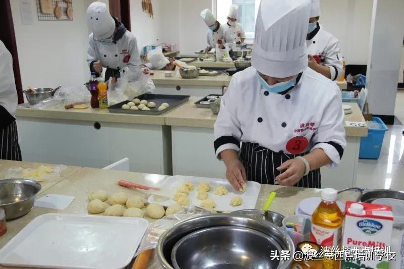 2021芝罘区“清泉实业·波丝蒂杯”第五届西点技能竞赛举行