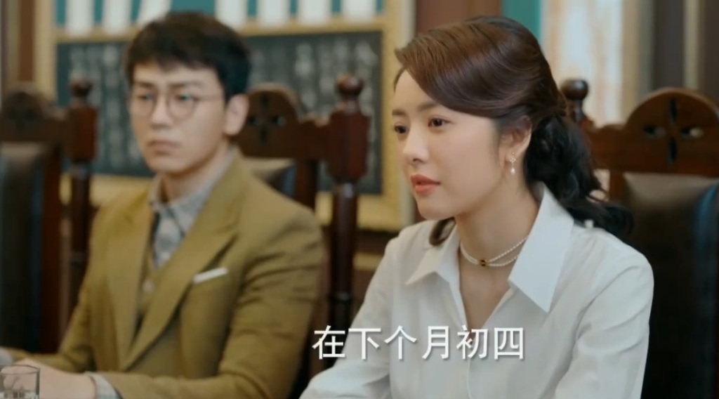程亦治以死拒绝了黄如虹，以未葬母身上的疼痛给予了吴丽姿机会。