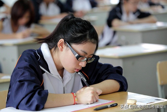 高三月考成绩不到300分，报考单招好不好？两个优势，家长可了解