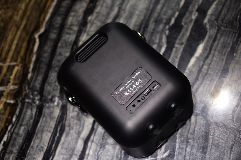 嗨起来 艾特铭客M18 K歌蓝牙音箱+无线K歌麦克风