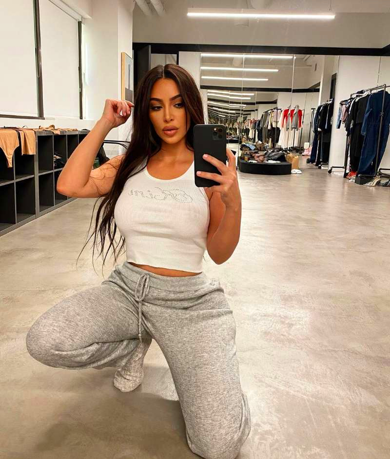 金卡戴为什么叫nba收割机(金卡戴珊晒家庭照,奶奶知性华贵,球迷:与金