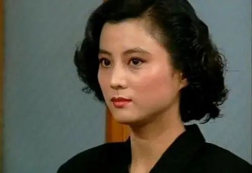 女演员名单(中国8大美人今昔颜值对比，有人整容颜垮，有人优雅老去，差距大)