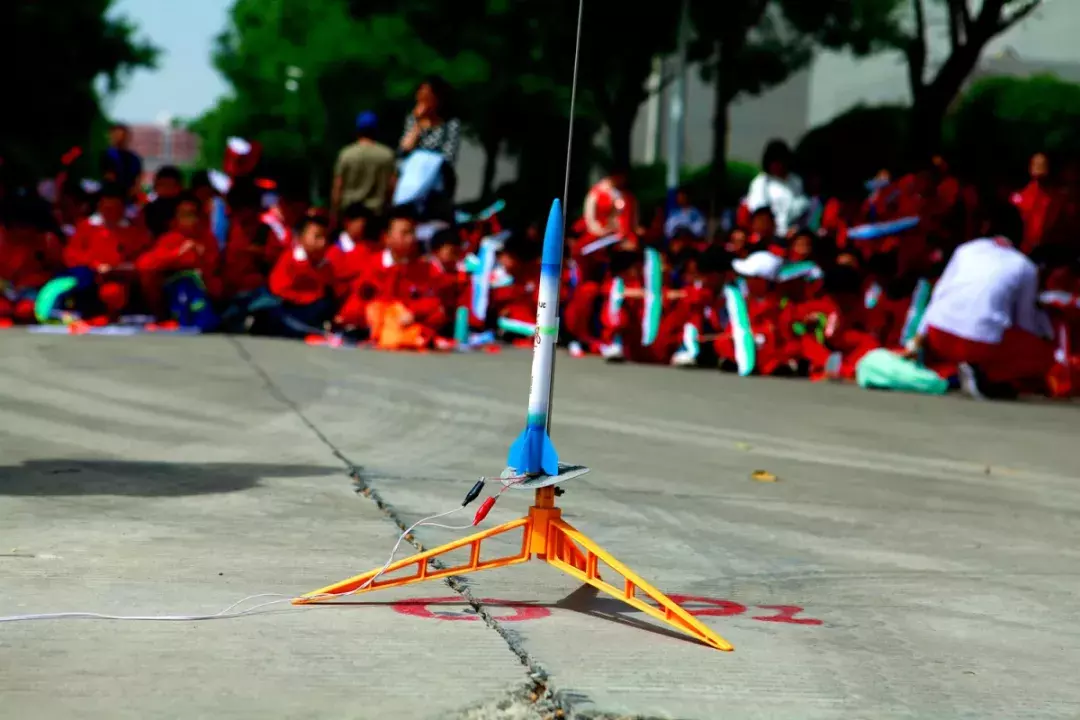 星辰大海，与你同往——西安高新国际学校给孩子一个“航天梦”，向着浩瀚星辰出发