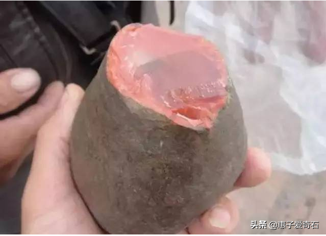 几百元的南红手串是真的吗（最贵的玛瑙南红造假揭秘）