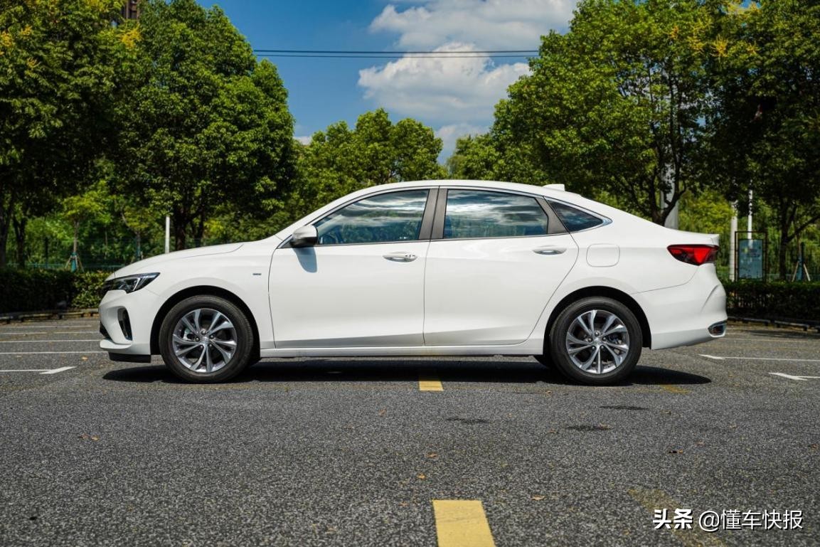 15万元时尚家用高品质轿车，别克威朗Pro/丰田卡罗拉怎么选？