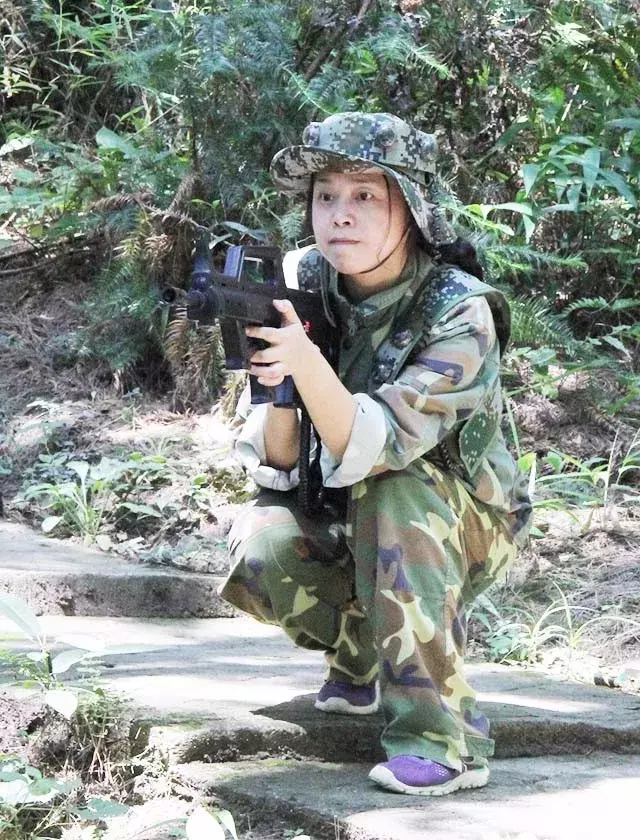 “青春飞扬 激情凝聚”——南川月星家居团建风采，活力无限