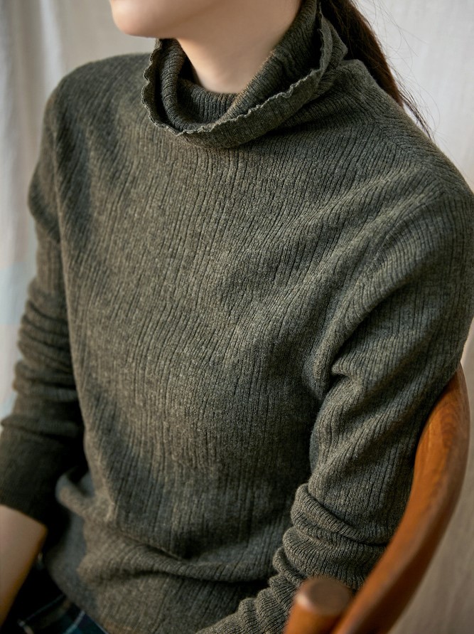 维杰色纺：冬天一件纯羊毛的毛衣，不厚，让人心生欢喜