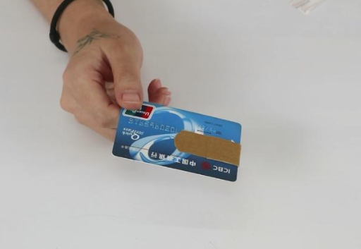 办银行卡需要什么证件和材料，办银行卡的证件解析？