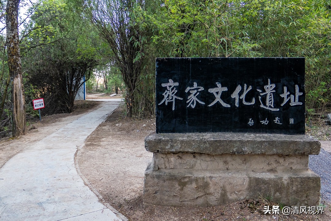 崇信龙泉寺，流水潺潺、曲径通幽，龙吐彩虹显奇观！