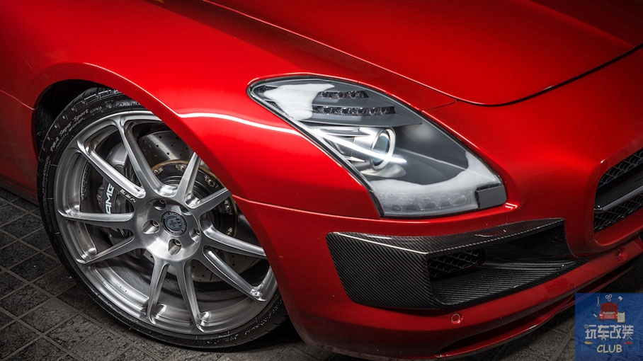 一辆具有“赛车血统”的超跑！奔驰SLS AMG！
