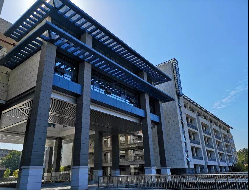 坐标湖南，影视剧取景地，高颜值食堂吃遍网红美食！这所高校