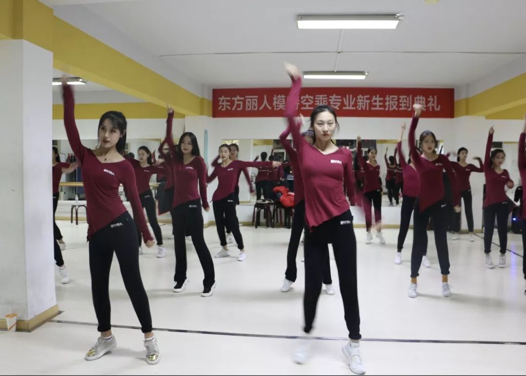 东方丽人2020届高考班阶段性结课，学员在模拟考试中表现出色