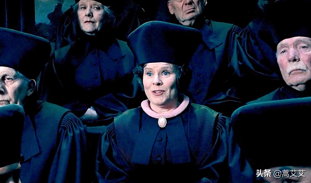 多洛雷斯•乌姆里奇：《哈利波特》里最让人讨厌的角色，没有之一