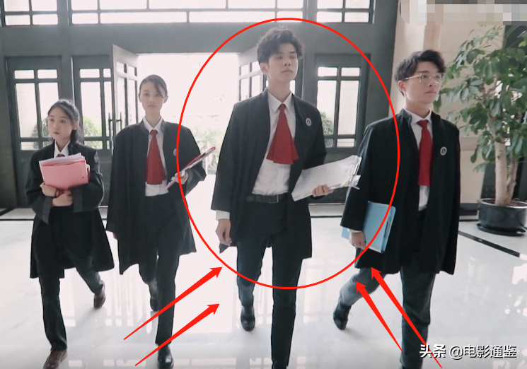 全员穿律师袍，詹秋怡赵南希太有范，李晋晔王骁气场绝了