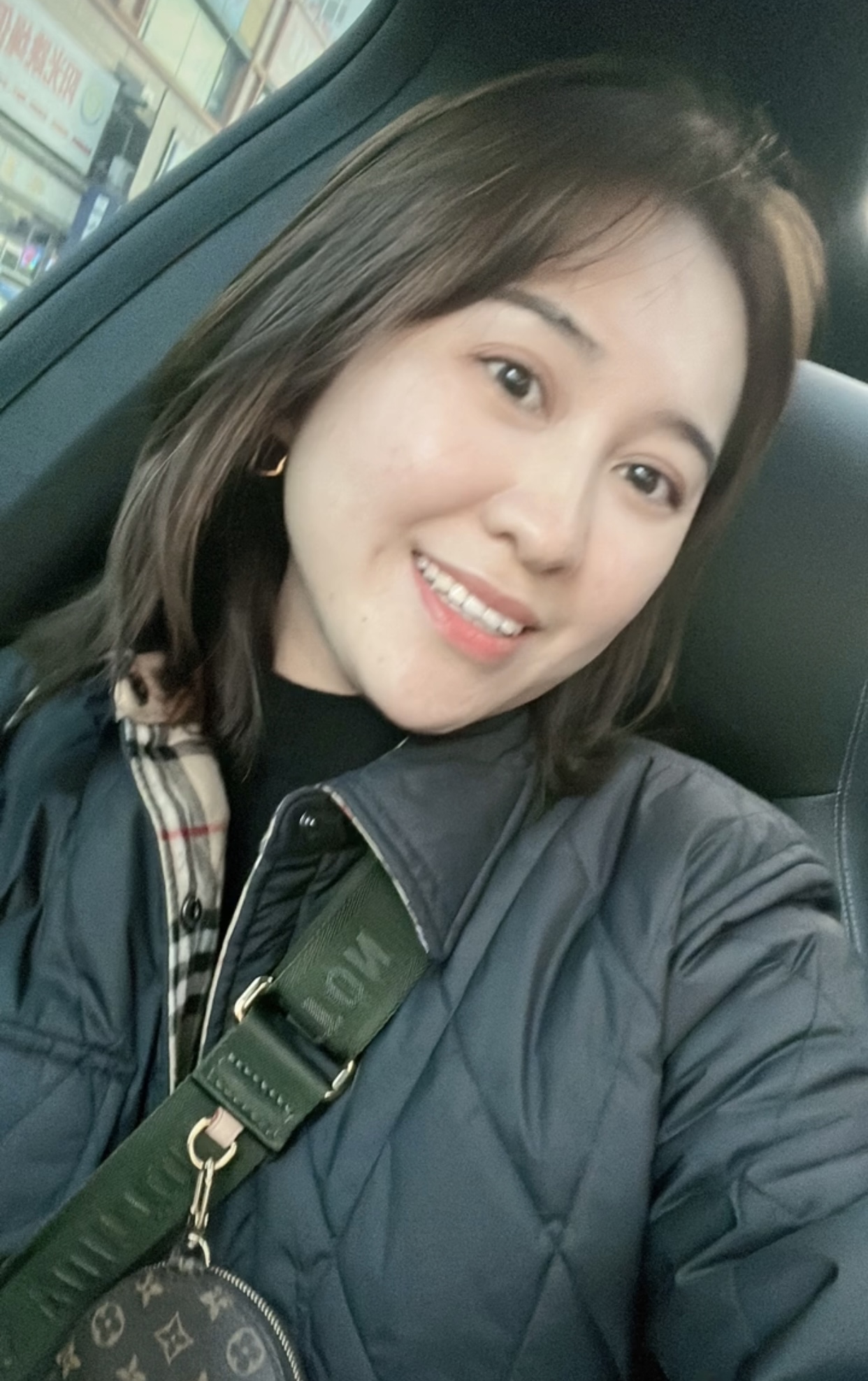 知名网红被曝父母是老赖！欠债超220万，曾炫耀家庭条件从小就好