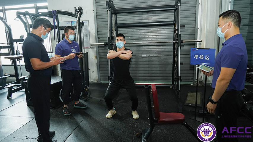 健身私教培训学院哪里好（健身教练培训班哪个比较好呢）