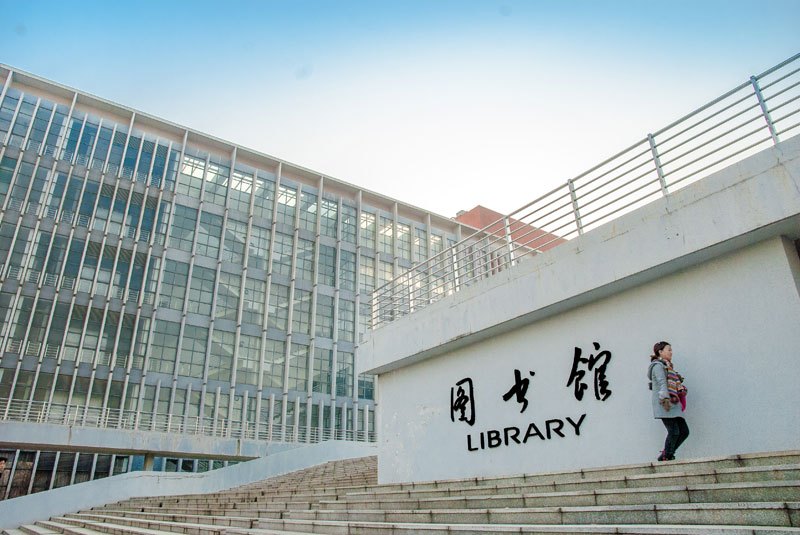 中国最大的10所大学，最高占地17000多亩，清华北大都比不上