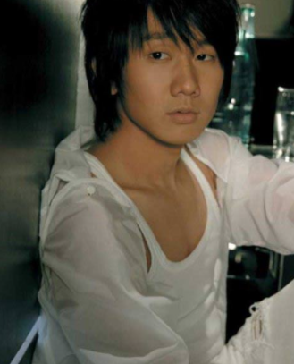 林俊杰唱歌也不听,太暴殄天物了吧