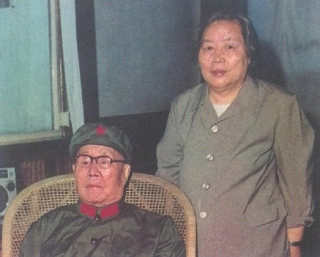 1955年，四位元帅夫人被授军衔，分别是哪四人？其他元帅夫人呢？