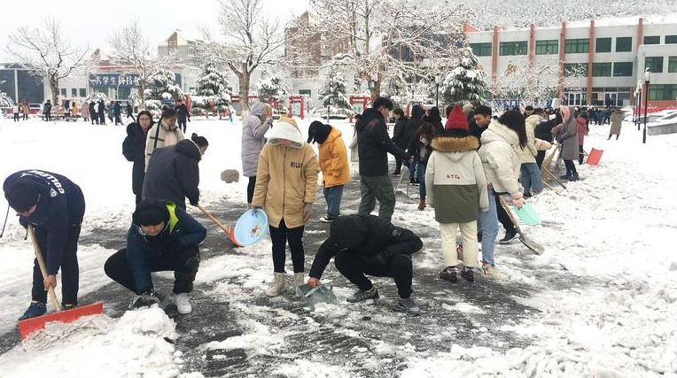 大一刚开学就有新生提出“退学”，除了军训辛苦，还有这几个原因