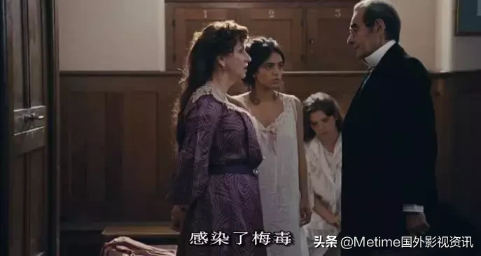 《妓院里的回忆》一部奢靡、绝美、压抑的电影