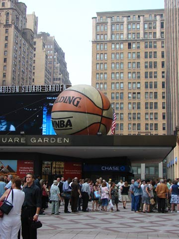 nba东部有哪些球市(NBA大球市和小球市有哪些？根据美国城市经济GDP排名一目了然)