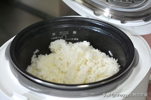 再也不吃外面的鳗鱼饭了，自己做的好吃又省钱，香嫩肥美真过瘾