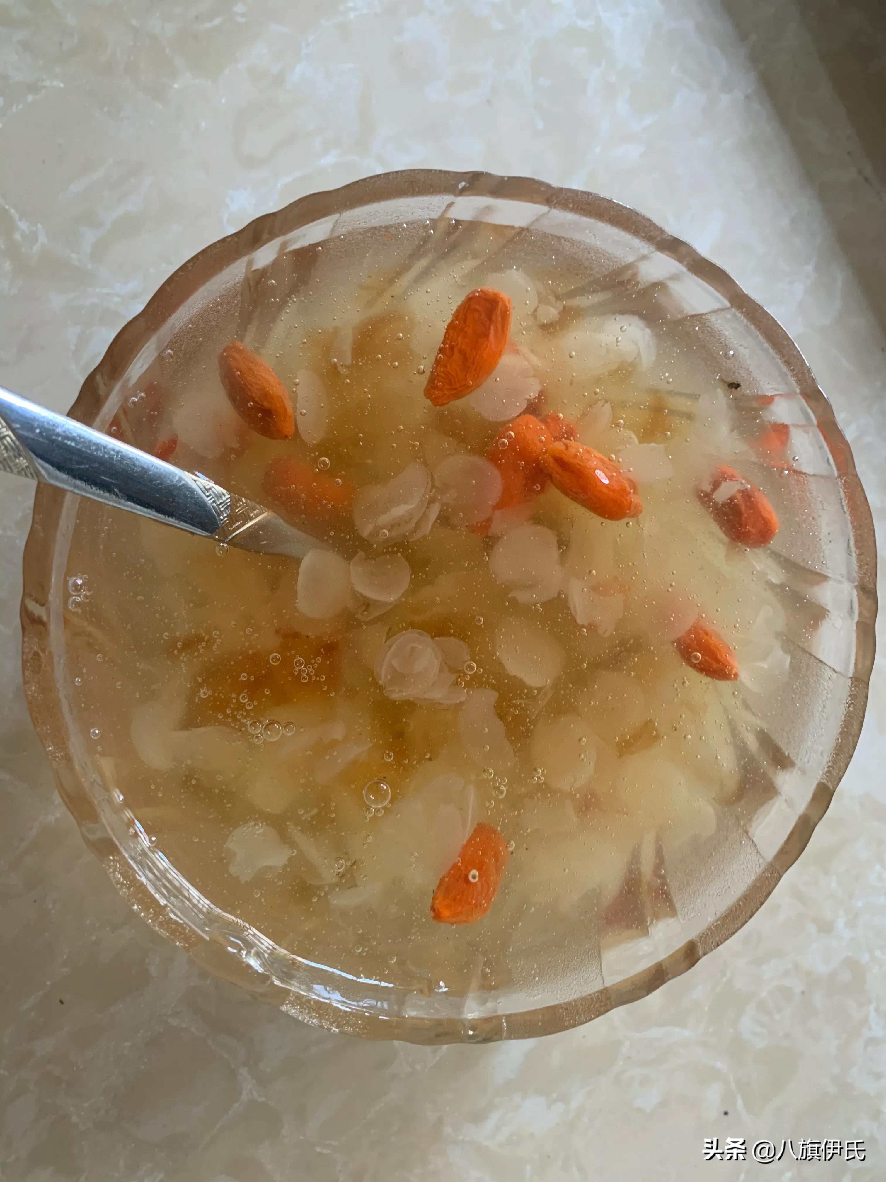 桃胶皂角米甜汤，一款美容养颜，补充胶原蛋白，很滋润的甜汤