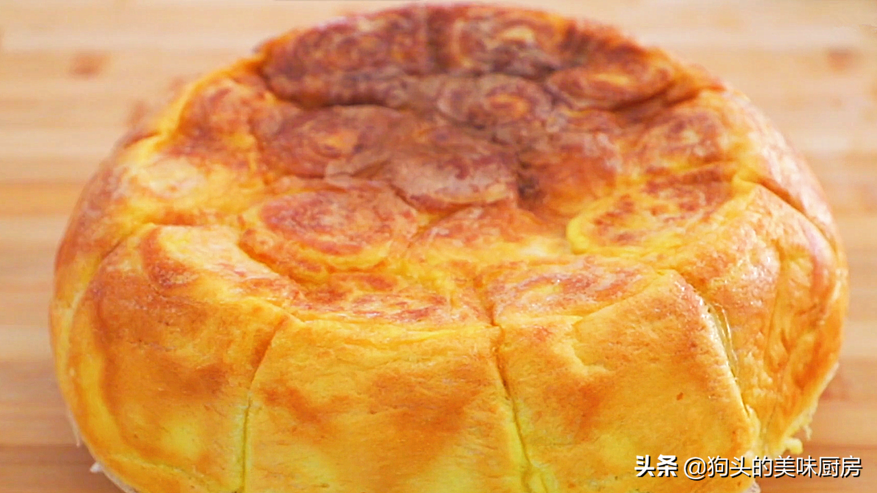 一块南瓜2个鸡蛋，不同烤箱不用蒸，教你做出金黄又蓬松的面包