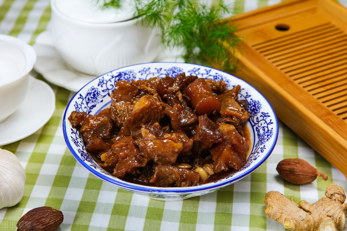 家庭版红烧牛肉制作方法