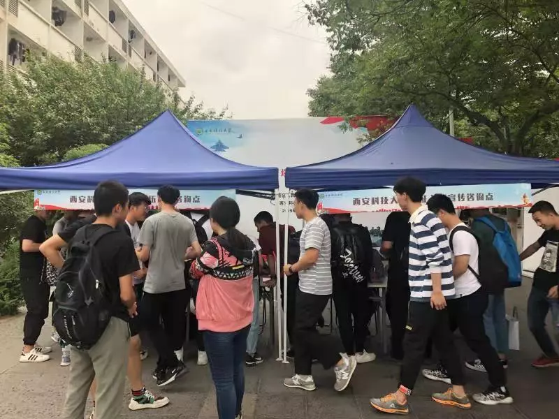 特种兵哥哥、部队美女主持，这5位