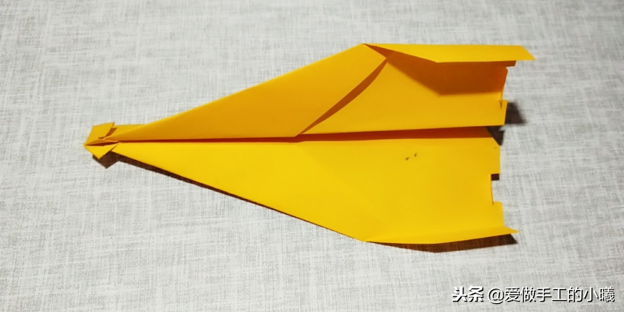 折纸教程：一张A4纸就能完成的折纸飞机，飞行能力棒棒哒