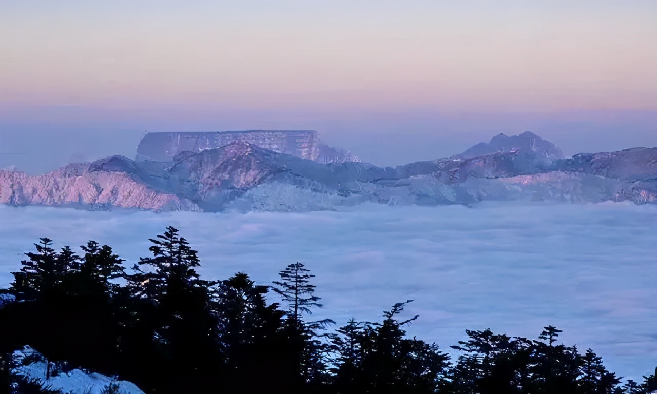 不收门票的世界级风景！赏万亩夏花、观云海日出…成都2天耍来回