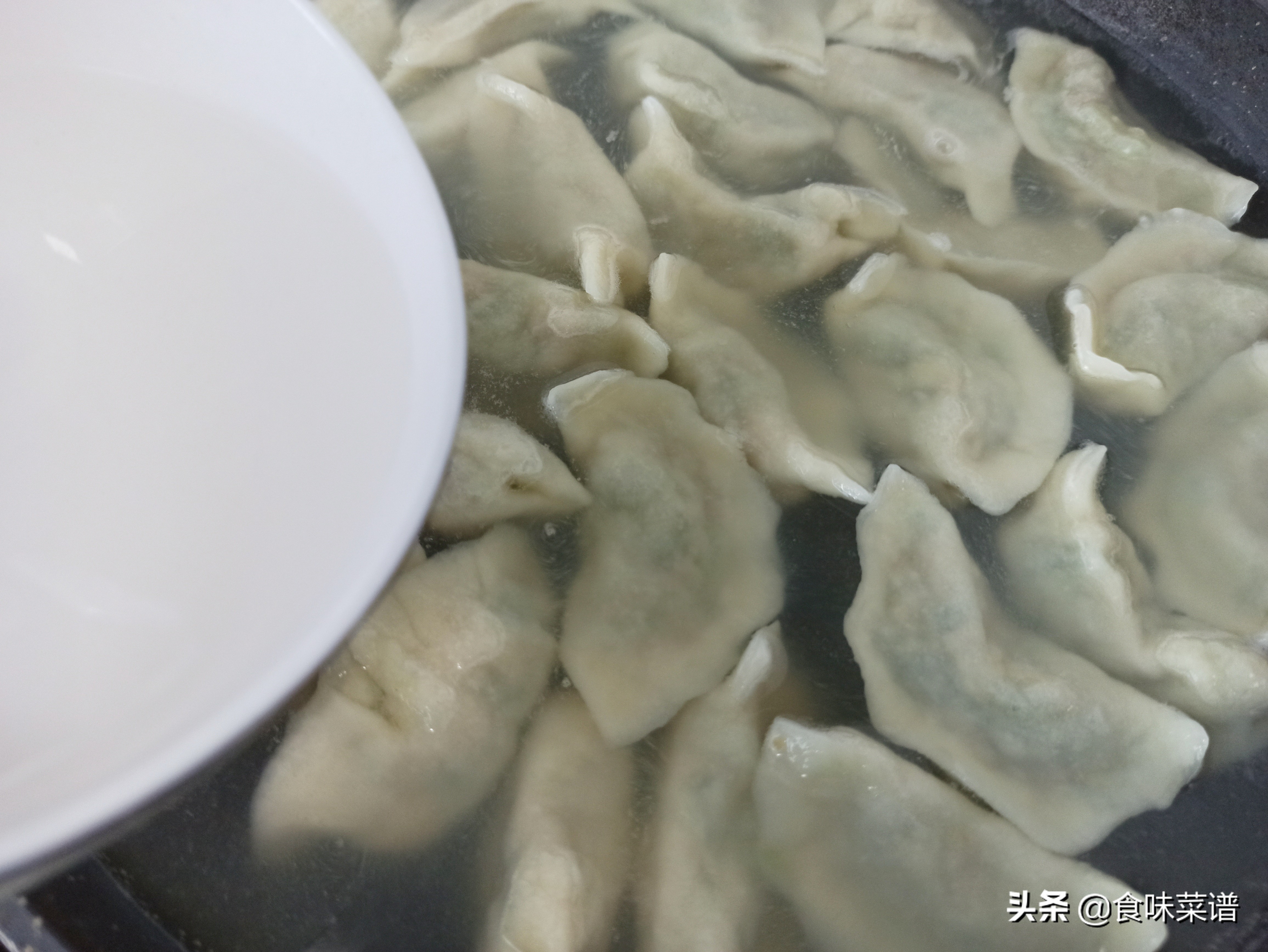 头伏到吃饺子，分享8种饺子馅的调法，有荤有素，鲜嫩营养又多汁