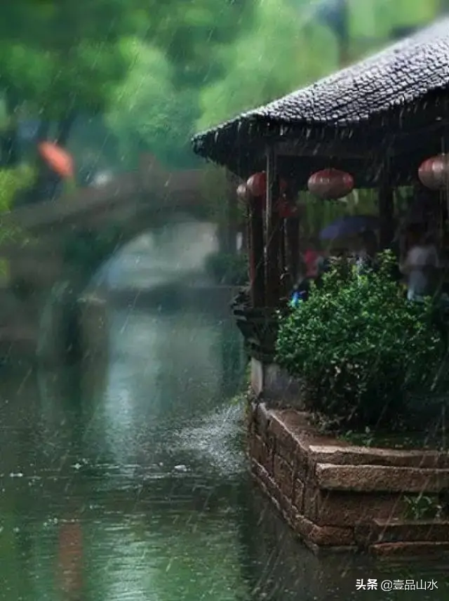 烟雨江南春风顾，不负时光不负卿