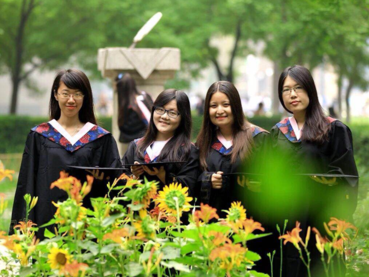 公费师范生上学免学费，毕业享编制，但是缺点考生也要提前了解