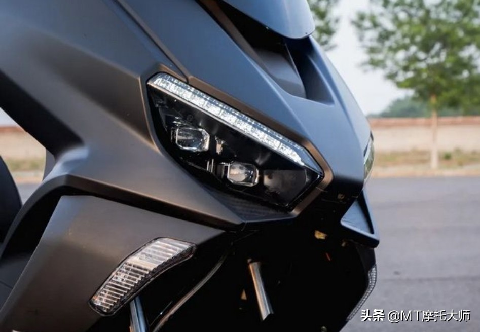 百公里加速9秒！解析龙嘉VMAXie 300：纯正进口动力，售价2万多