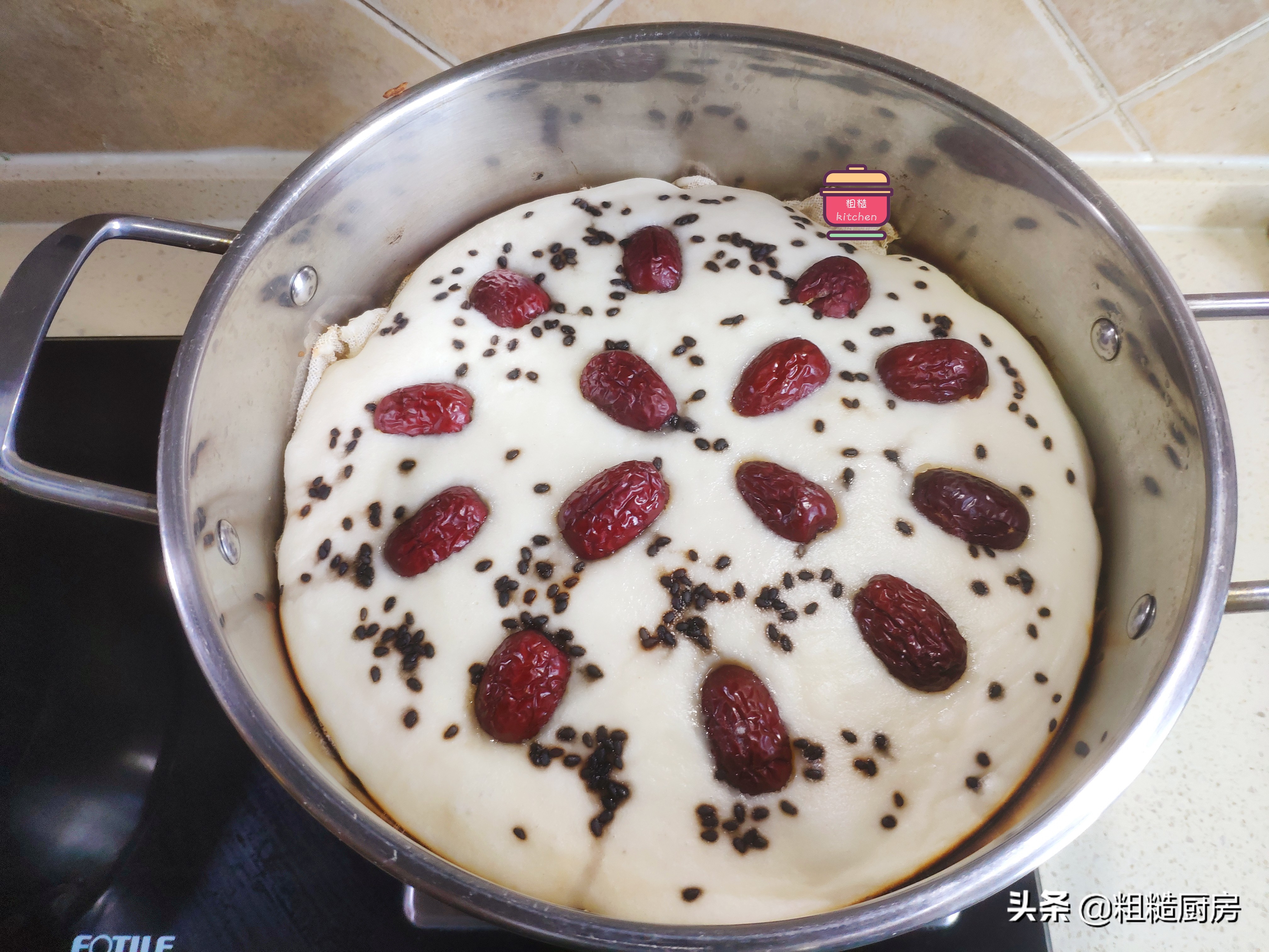 孩子开学了，早餐用大米蒸发糕，不加1滴水，松软香甜，营养丰富