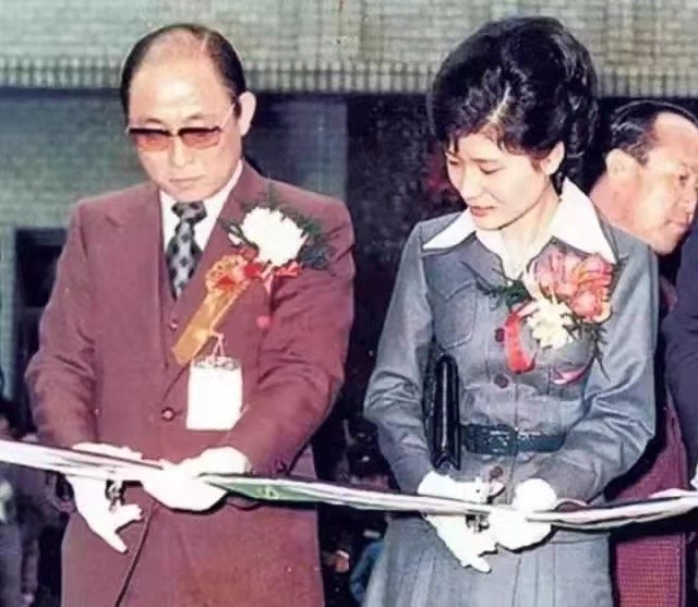 朴槿惠：当总统仅4年却入狱22年，妹妹朴槿令曾是她最大绊脚石