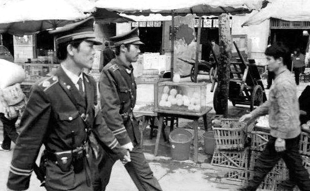 1992年，開(kāi)封博物館一夜之間被盜，8部紅外線報(bào)警器曾集體失靈