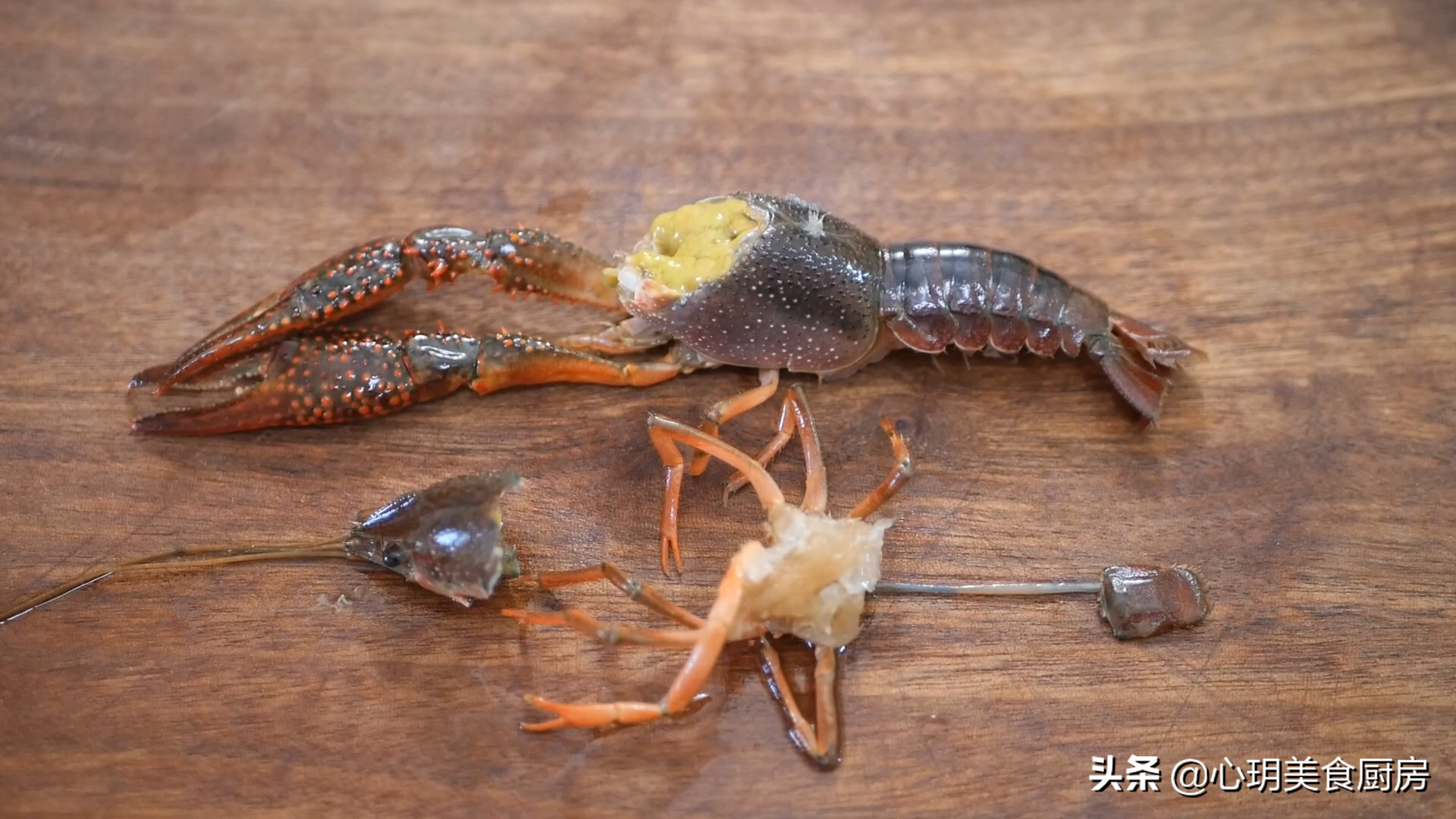 小龙虾的头能不能吃（小龙虾3个部位可能自带毒素）