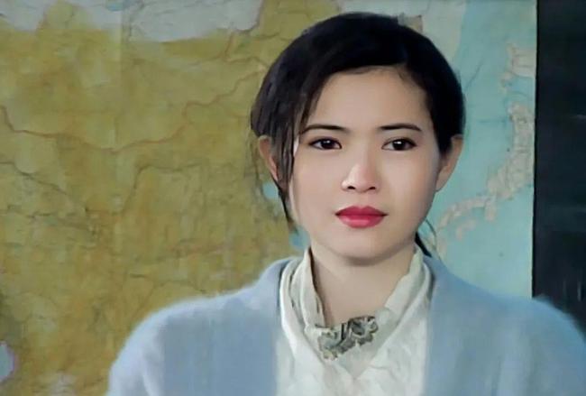 “四大癫王”蓝洁瑛：20岁出道，21岁演梁朝伟老婆，55岁逝于厕所