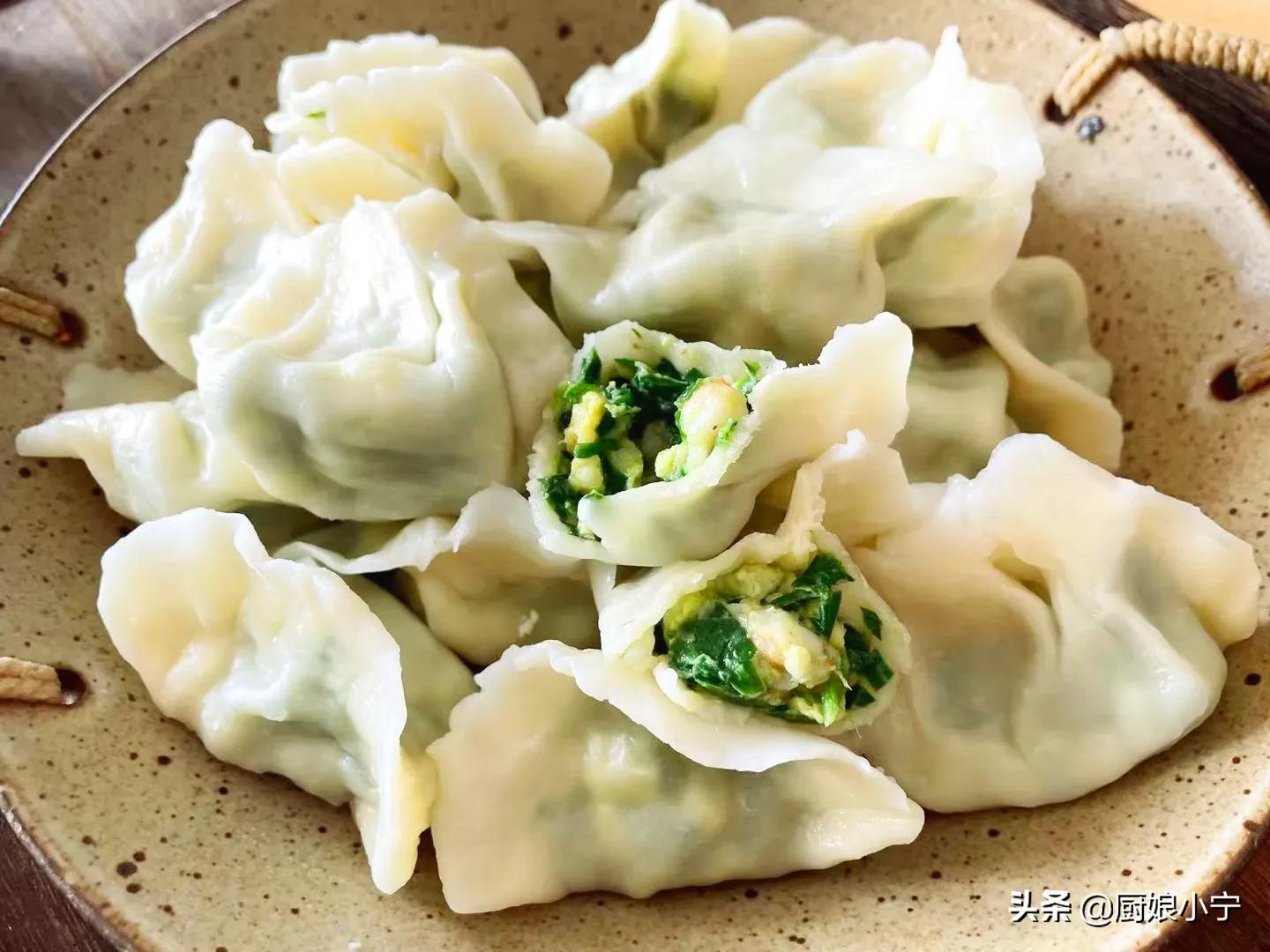 三鲜饺子调馅有秘诀，多加1种油，少加1味料，包多少都不够吃
