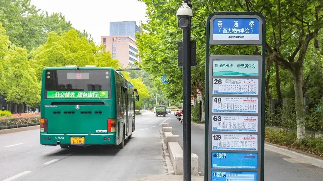 浙江超豪华大学火了，占地1000余亩，宿舍环境高大上，配备健身房