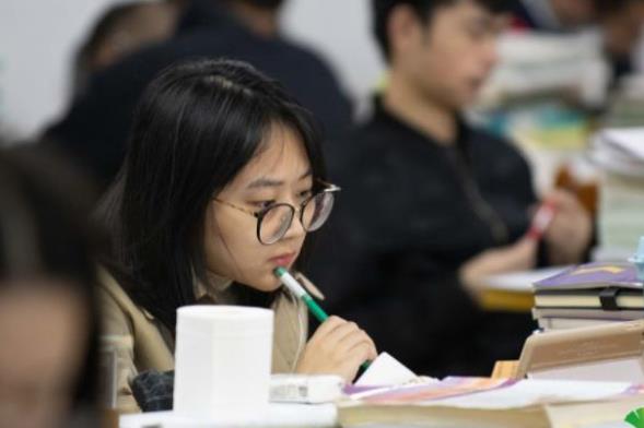 大学校园中，最受欢迎女生身高排名出炉，看完榜单的你扎心了吗