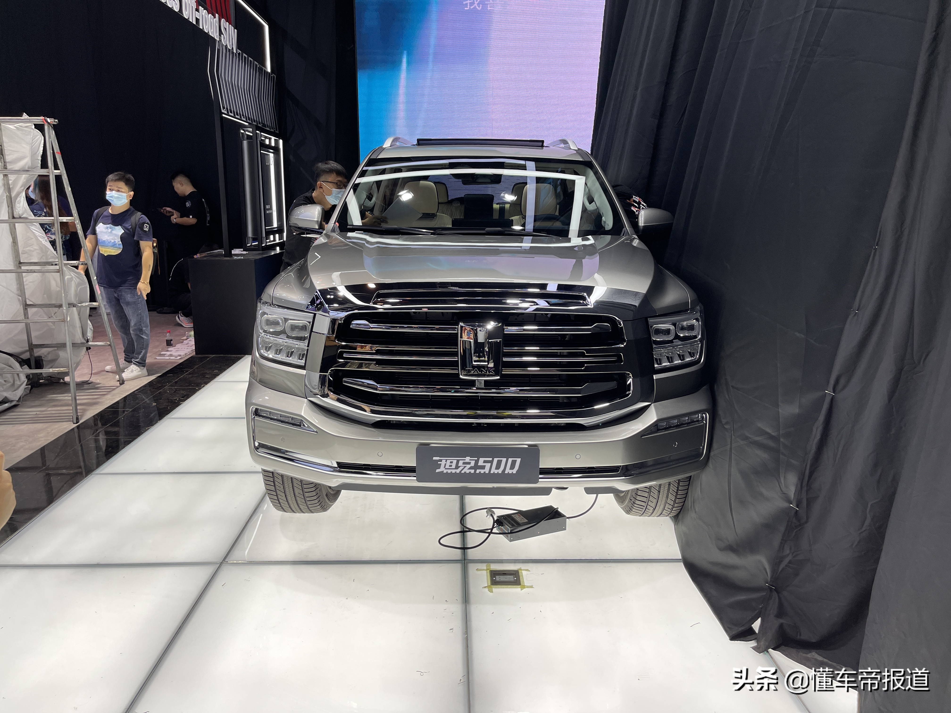 新车|豪华与越野属性兼备,长城汽车坦克500成都车展首发